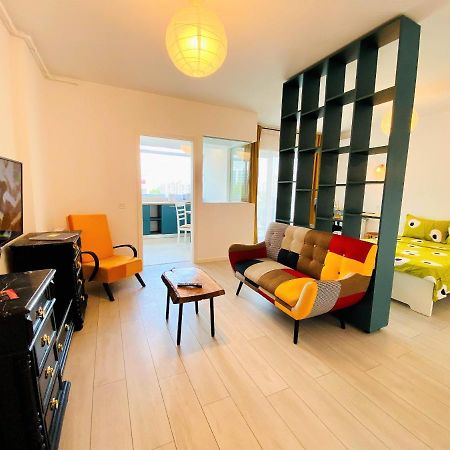 Plaza View Studio Bucarest Extérieur photo
