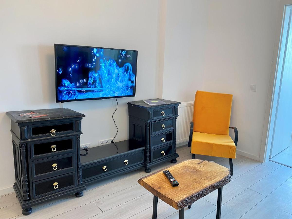 Plaza View Studio Bucarest Extérieur photo