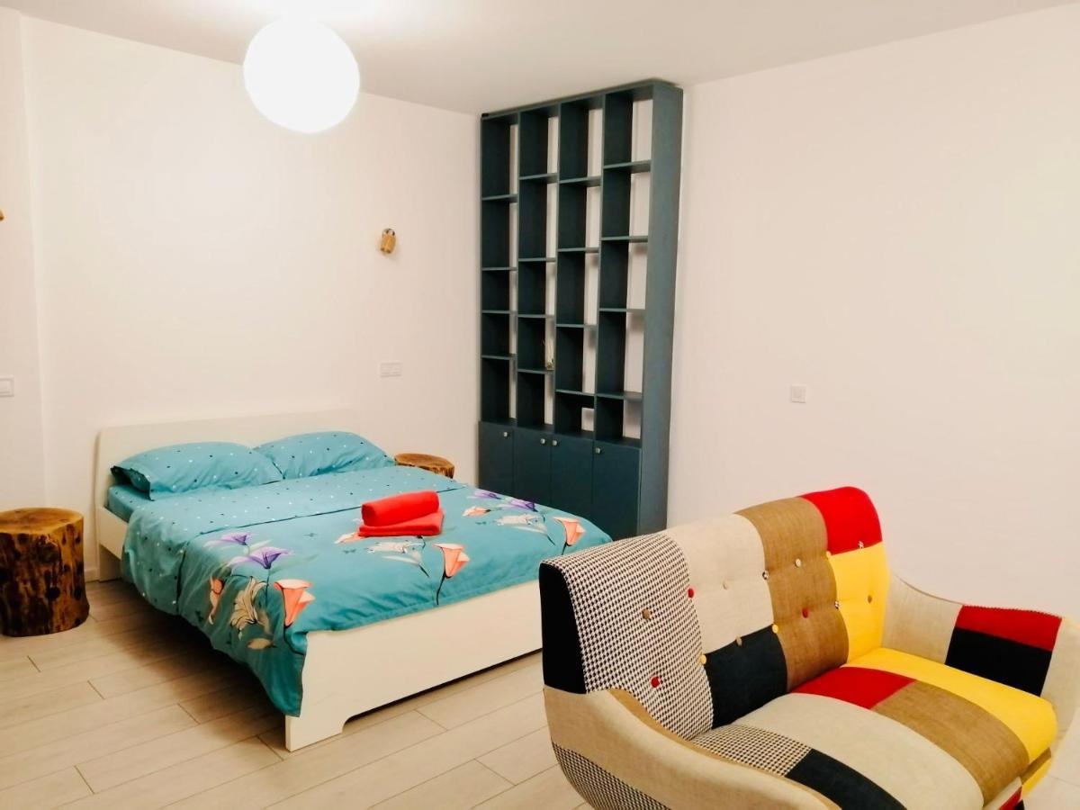 Plaza View Studio Bucarest Extérieur photo